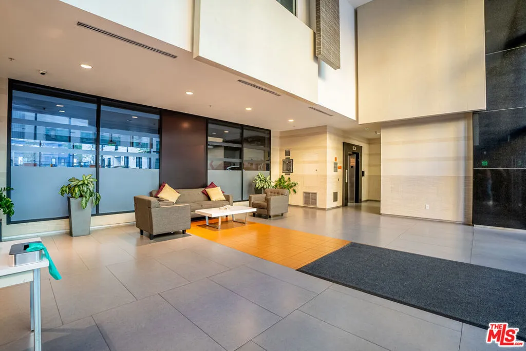 1234 Wilshire Boulevard 330, Los Angeles, California 90017 home-pic-32